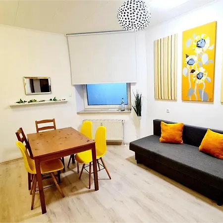 Elena Flat Sonnenblumen Zentrum *