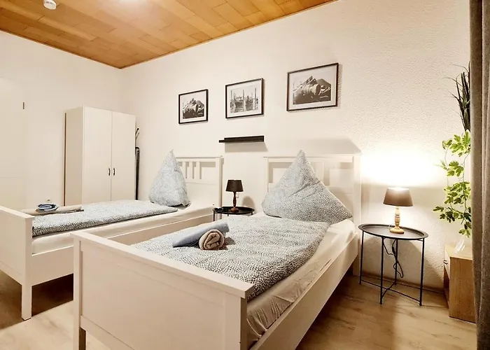 Elena Flat Sonnenblumen Zentrum