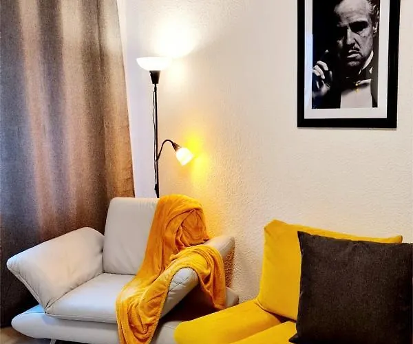 Elena Flat Sonnenblumen Zentrum