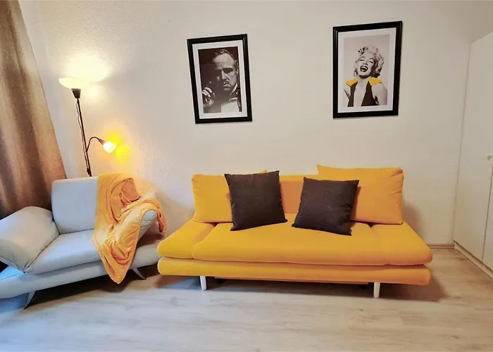 Elena Flat Sonnenblumen Zentrum *